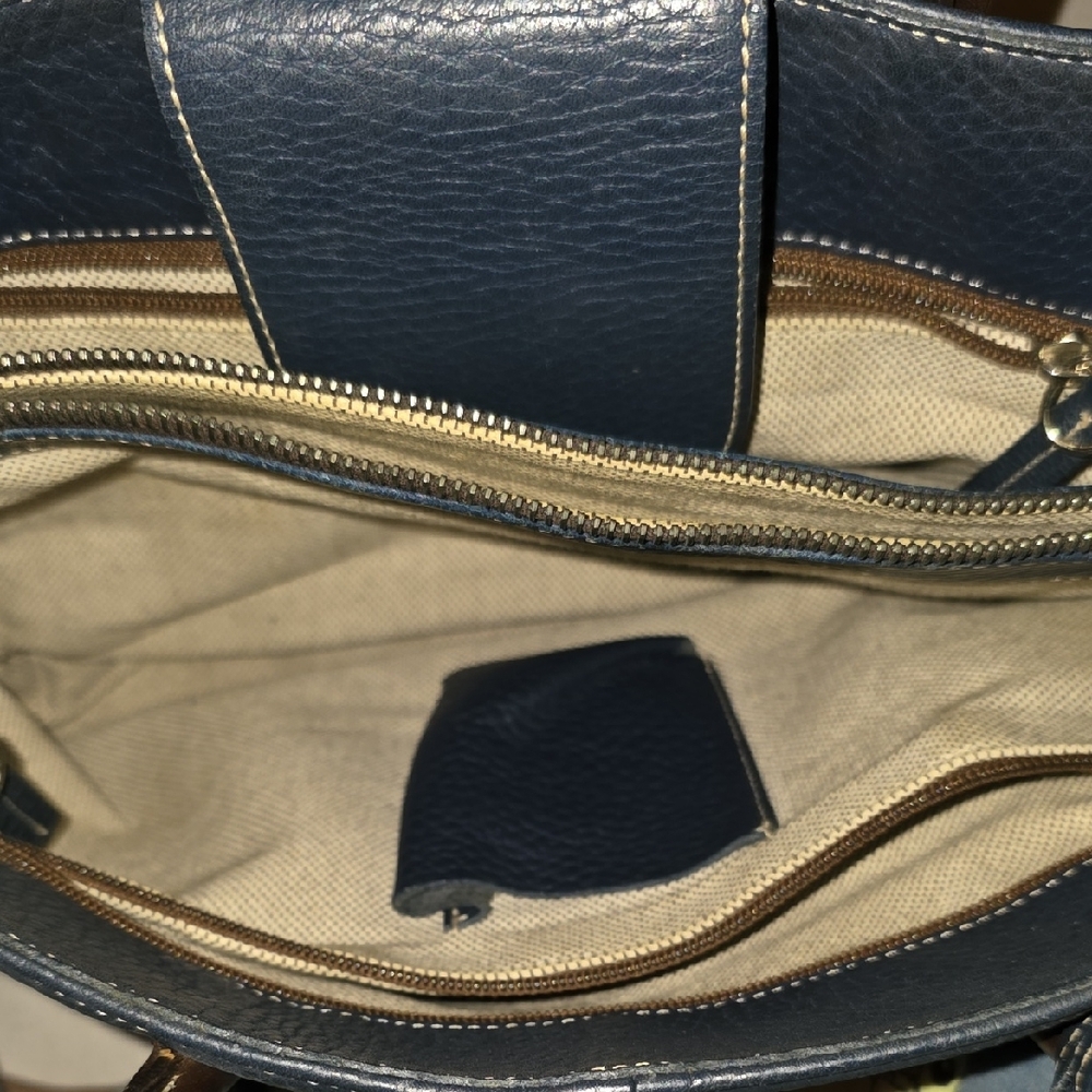 Elegant Dooney & Bourke Navy Blue Leather Tote Bag - Picture 7 of 7